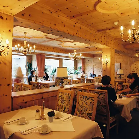 Kirchenwirt فندق 4*